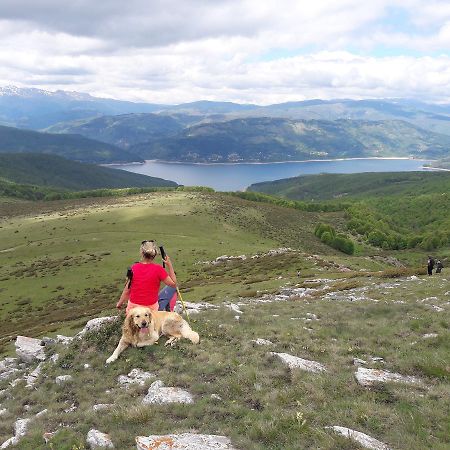 Vertical Hostel Mavrovo Bagian luar foto