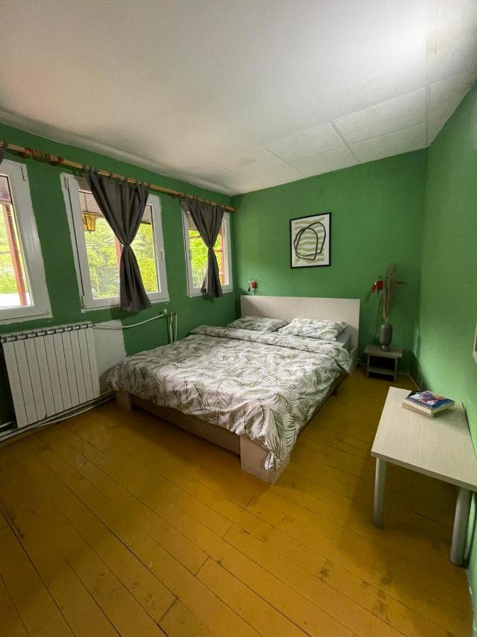 Vertical Hostel Mavrovo Bagian luar foto